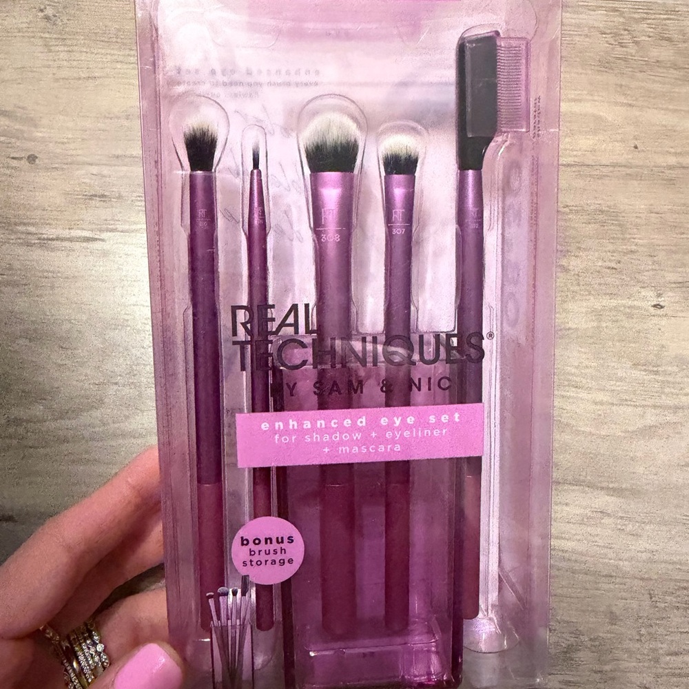 Real Techniques Eye Brush Set in Purple and Pink